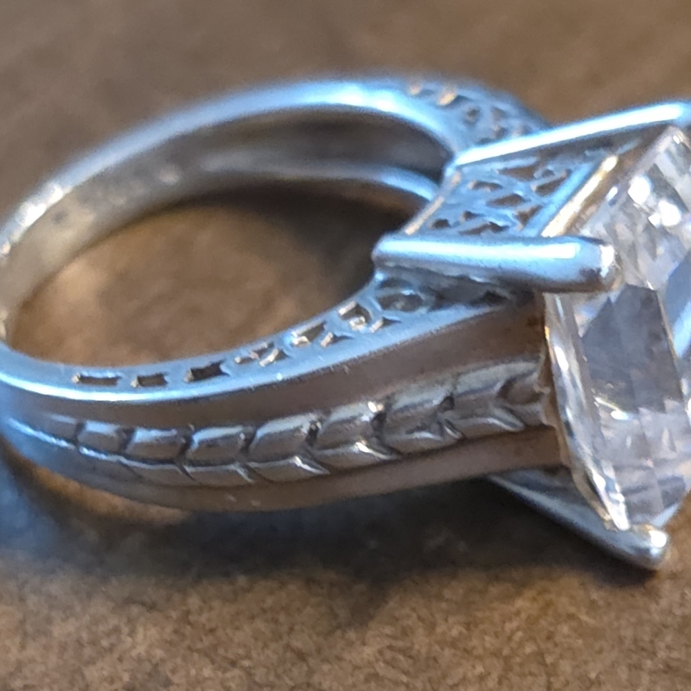 3 CT WHITE TOPAZ, STERLING SILVER 925 SOLITAIRE RING SZ 4 COMES WITH BOX SHOWN - Picture 4 of 7